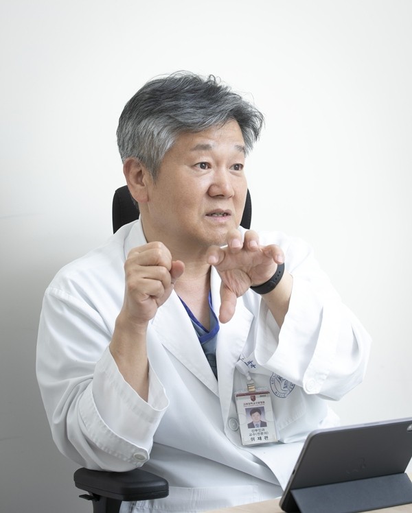 대한부인종양학회 이재관 회장.