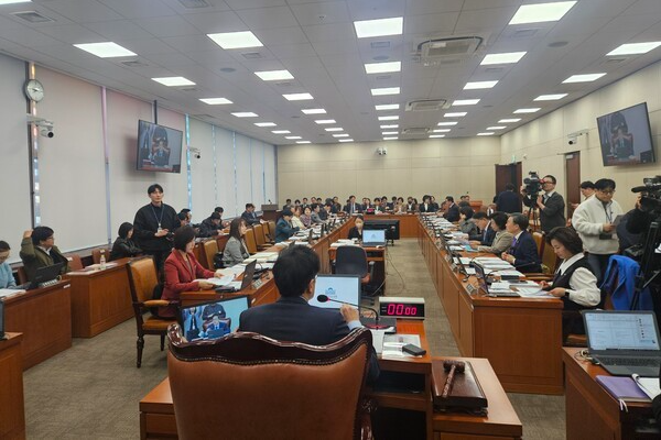 국회 보건복지위원회가 국회 전체회의장에서 보건복지부, 식품의약품안전처, 질병관리청 소관 2026년도 예산안 및 기금운용계획안을 상정했다. 사진=김원정 기자