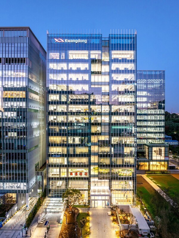 광동제약 신사옥 광동과천타워 전경. 사진= 광동제약