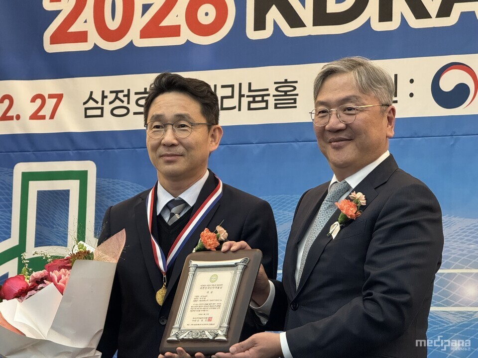 GC녹십자 탄저 백신 '배리트락스주', KNDA 대상 - 뉴스 썸네일 이미지