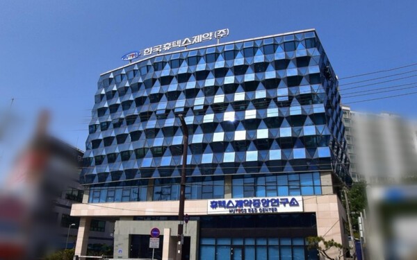 한국휴텍스제약, 손실 줄이고 회복 시동...제품 반등·체제 정비 병행 - 뉴스 썸네일 이미지